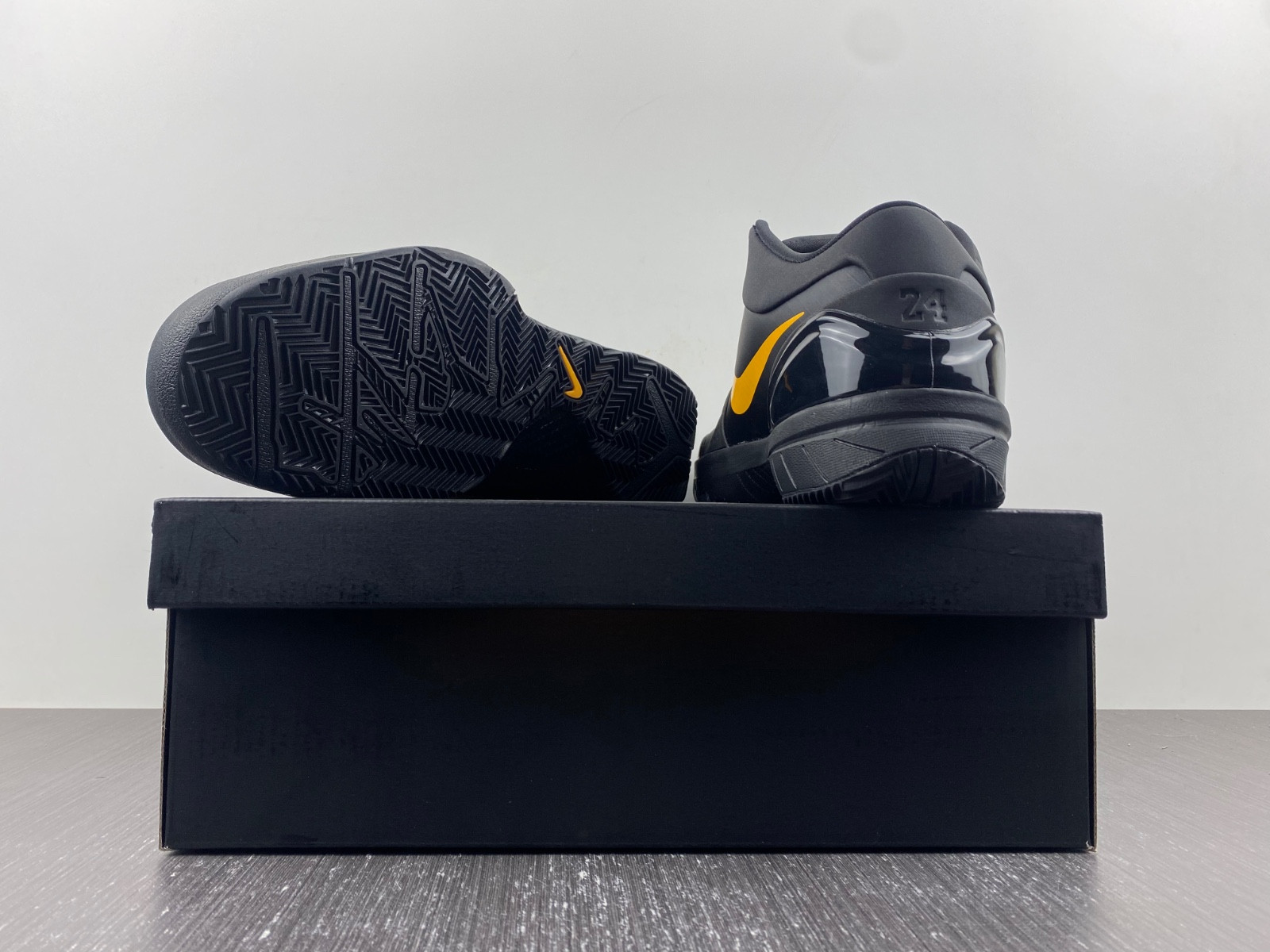 nike kobe 4 protro “black gold” fq3544-001