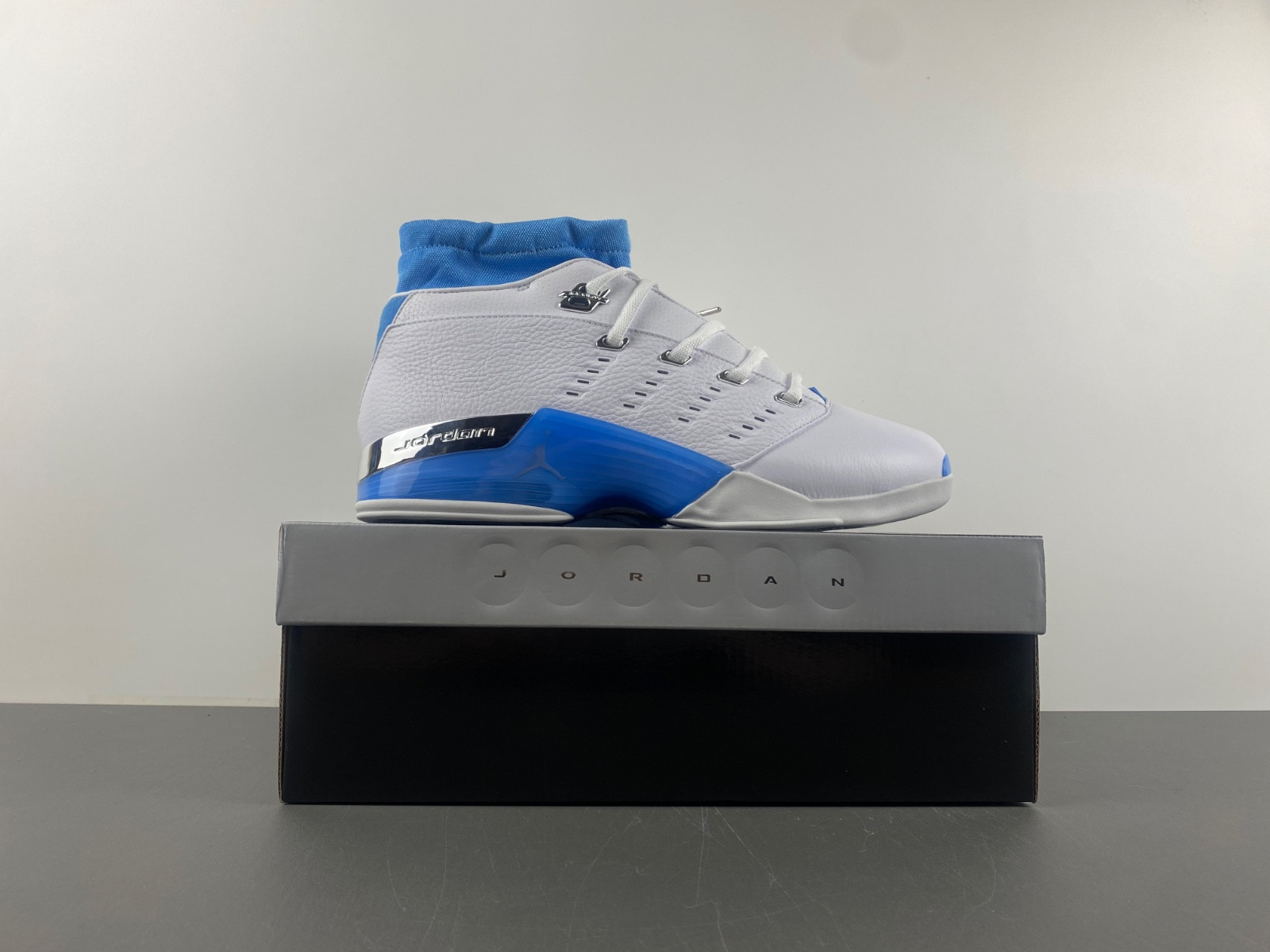air jordan 17 low “university blue” fj0395-101