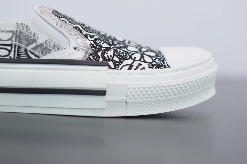 dio* x converse sneaker