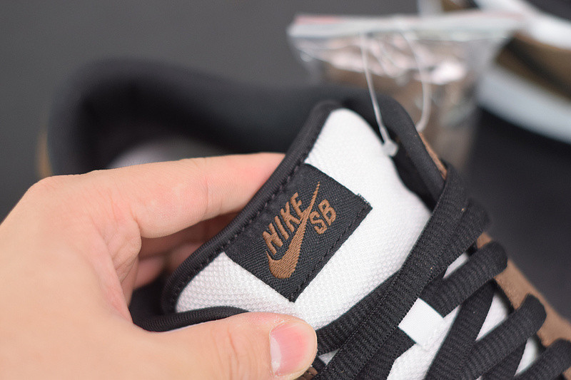 nike dunk low white black trail end brown 304292-102