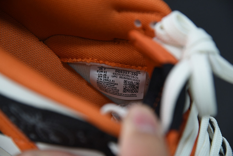 nike dunk low “halloween” dd3357-100