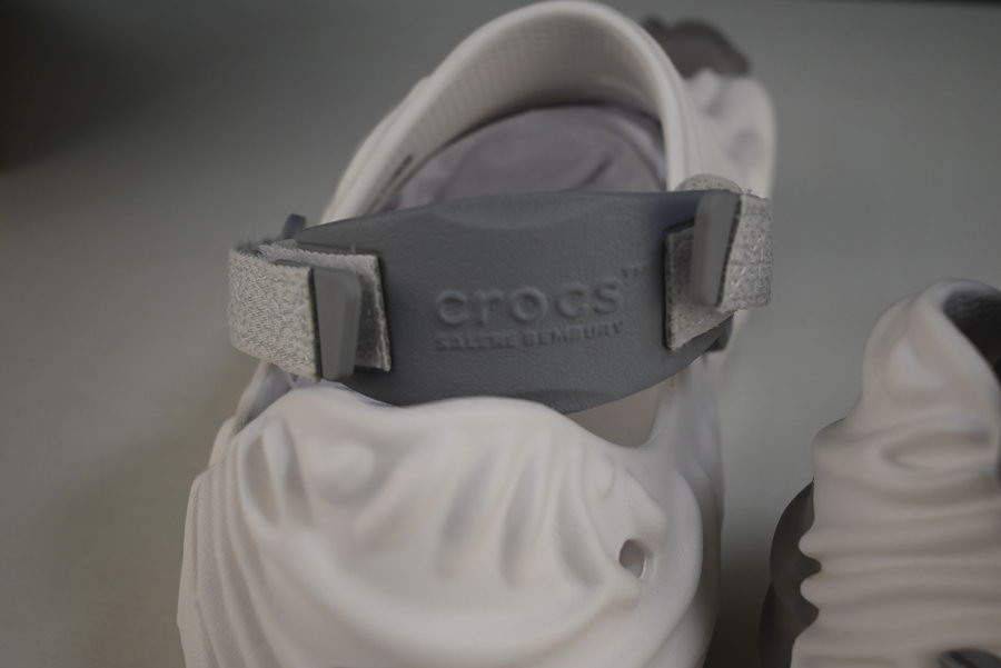 Cr*0*s pollex clog by salehe bembury spackle almost white