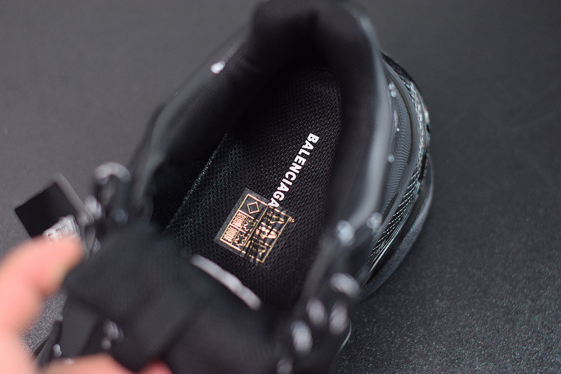 bc triple s trainer 524039 w06e1 2021