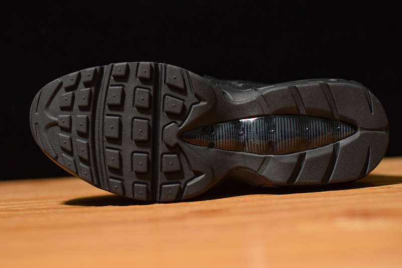 nike air max 95 triple black 609048-092