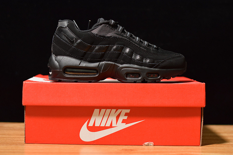 nike air max 95 triple black 609048-092