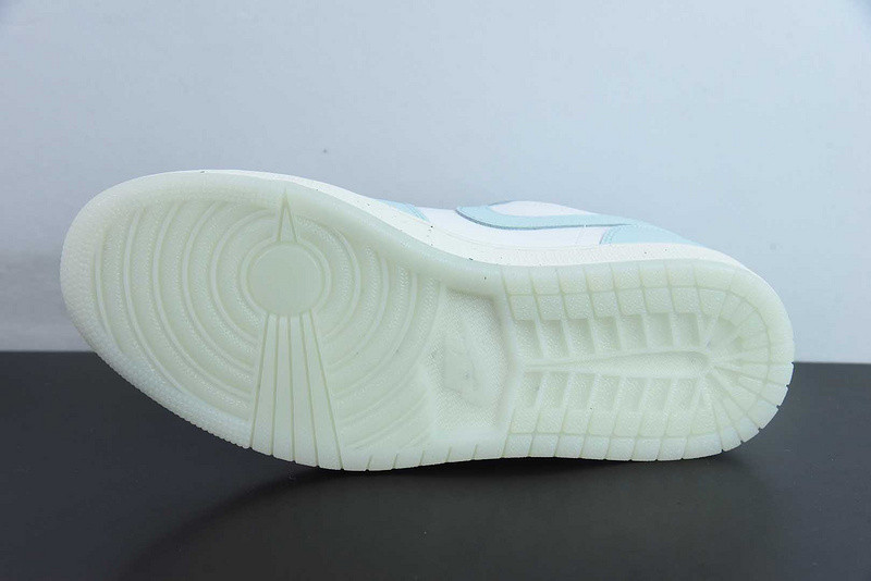 Air Jordan 1 Low SE Glacier Blue Summit White HJ5999-400