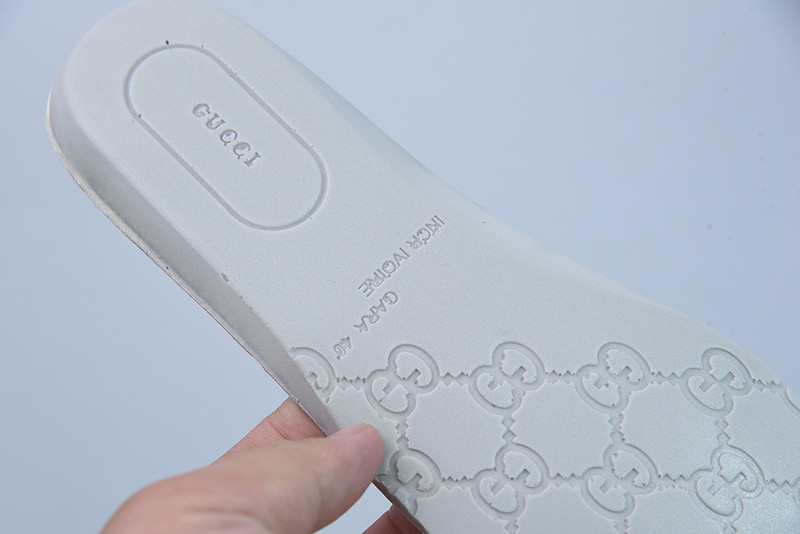 g*u*i rhyton sneaker