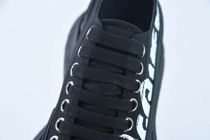 alexer mceen sneakers
