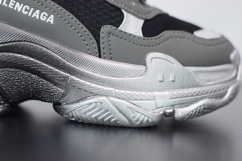 bc triple s trainer 483546 w06f1 0841