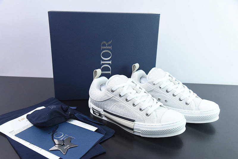 dio* x converse sneaker